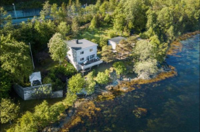 Private House & Bungalow by the sea